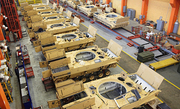 Военная промышленность должна потянуть за собой экономику, считает эксперт