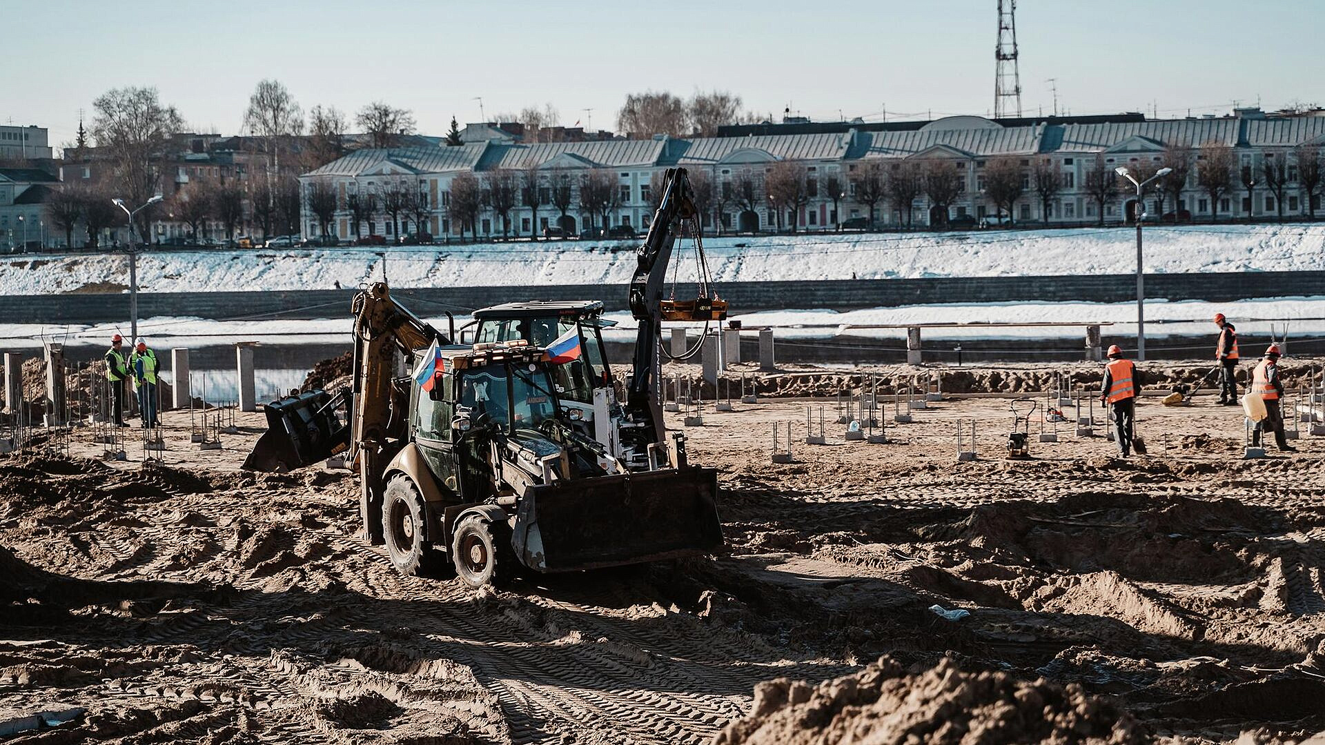 Рабочие приступили к устройству фундамента здания Речного вокзала в Твери