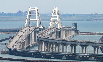 По Крымскому мосту перекрыли движение