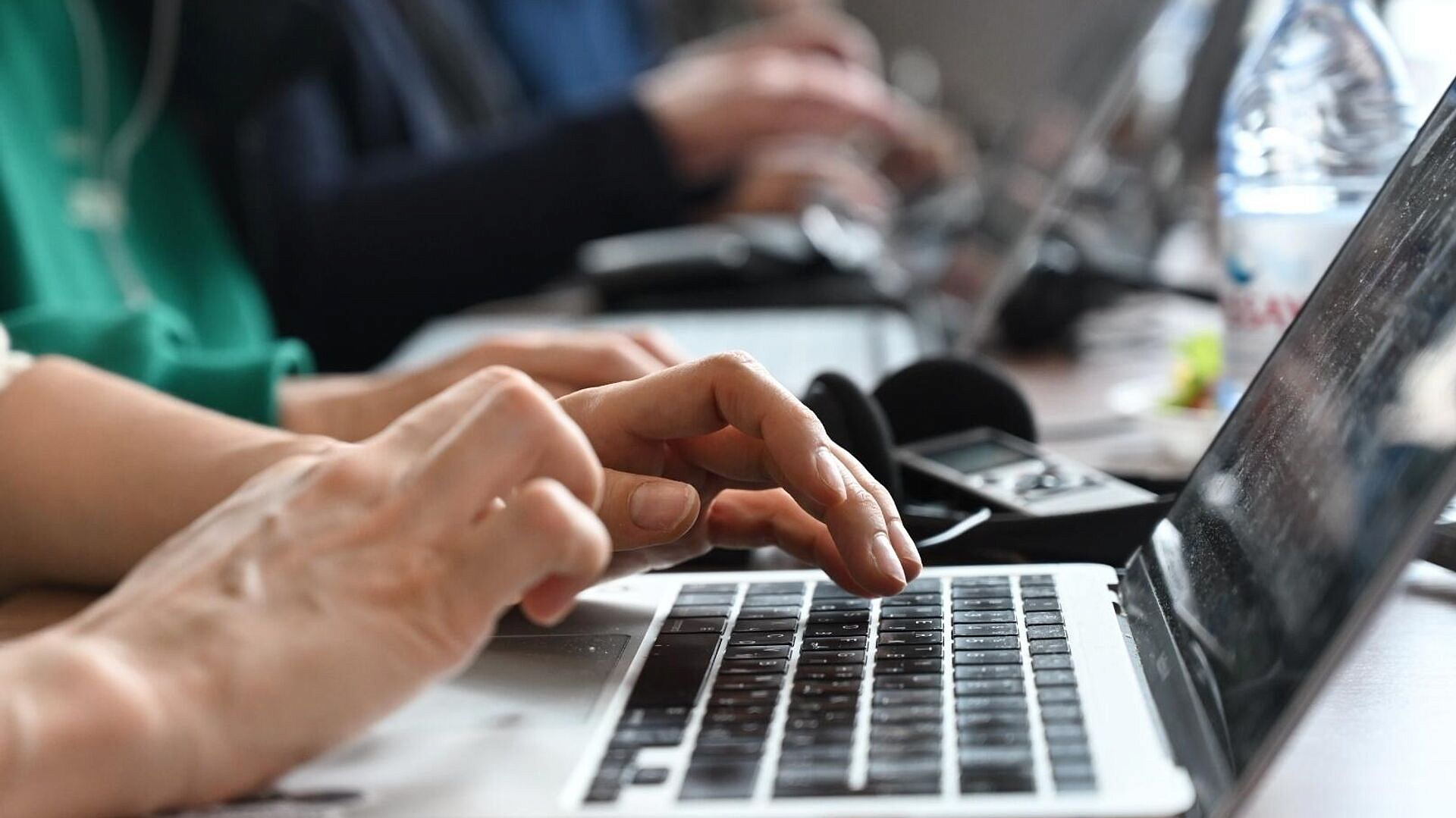 Гендиректор Google назвал ошибки нейросети Gemini неприемлемыми