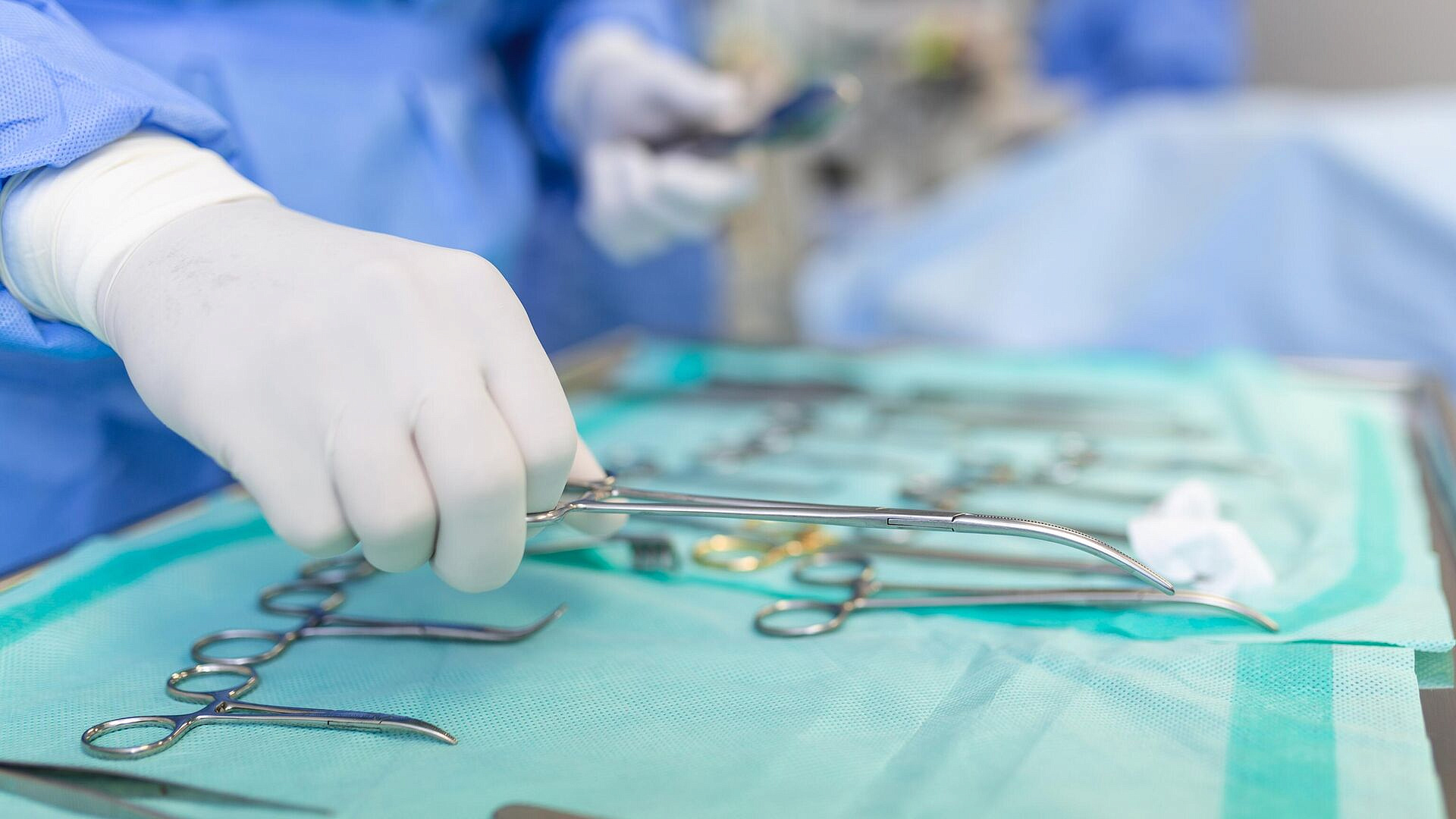 Нижегородского подростка, взорвавшего петарду в ТЦ, прооперировали