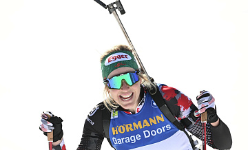 Хаузер выиграла гонку преследования на первом этапе Кубка мира по биатлону