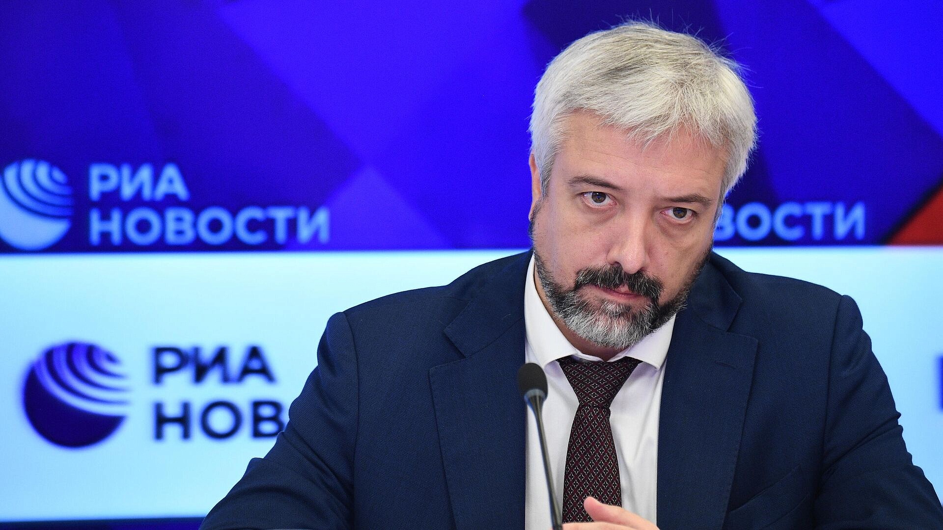 Примаков заявил, что хотел бы вернуться в журналистику после ухода с поста