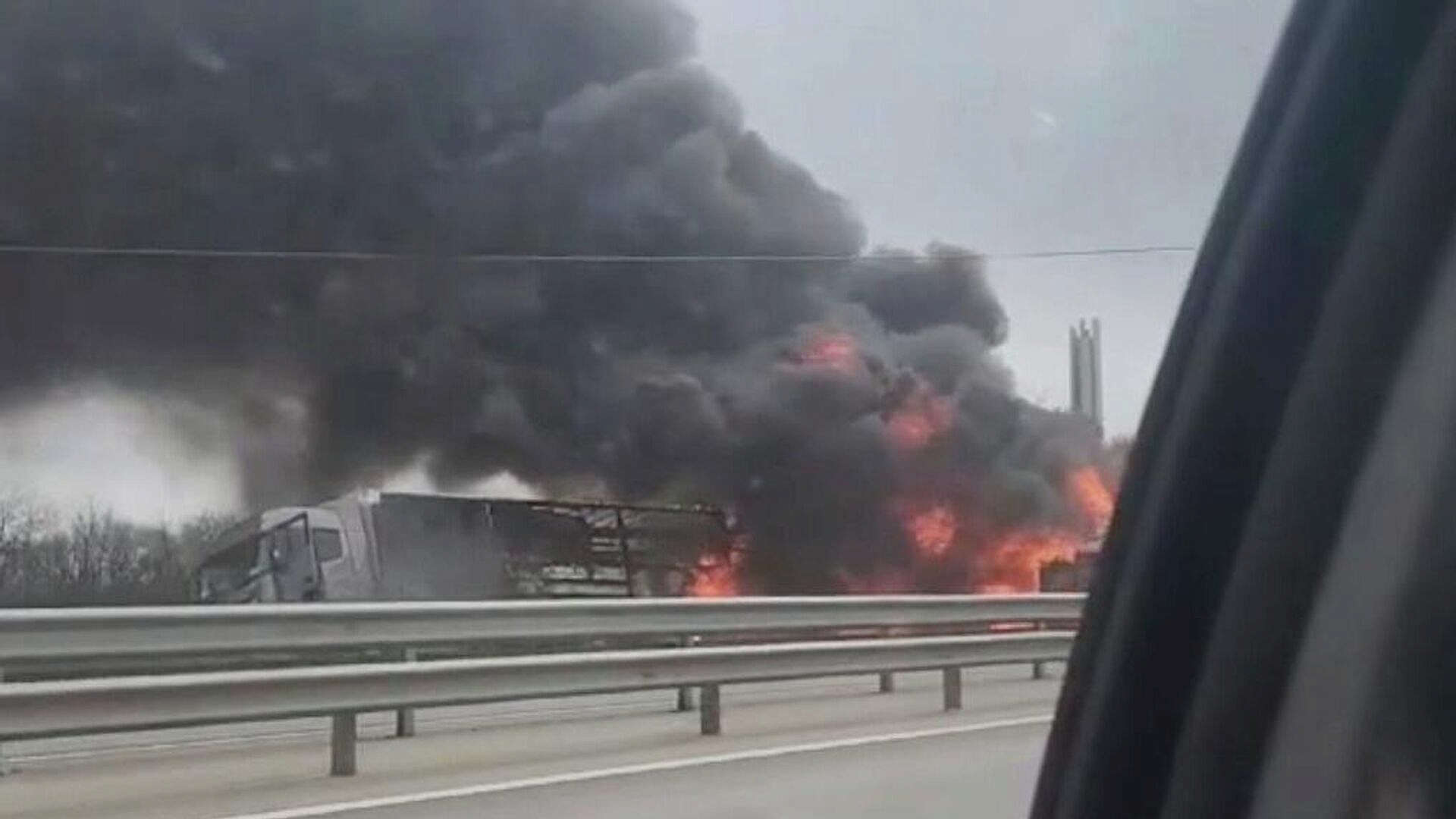 Движение по трассе М-4 "Дон", где горела фура, открыли