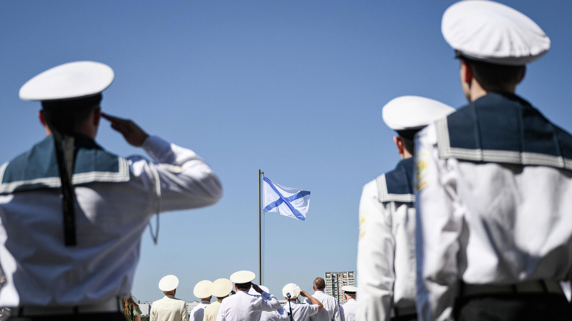 Новейший спасательный костюм для ВМФ России успешно прошел испытания