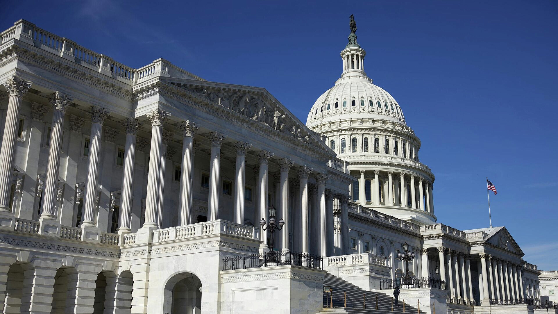 У Белого Дома начинается очередной протест против операции в Иране