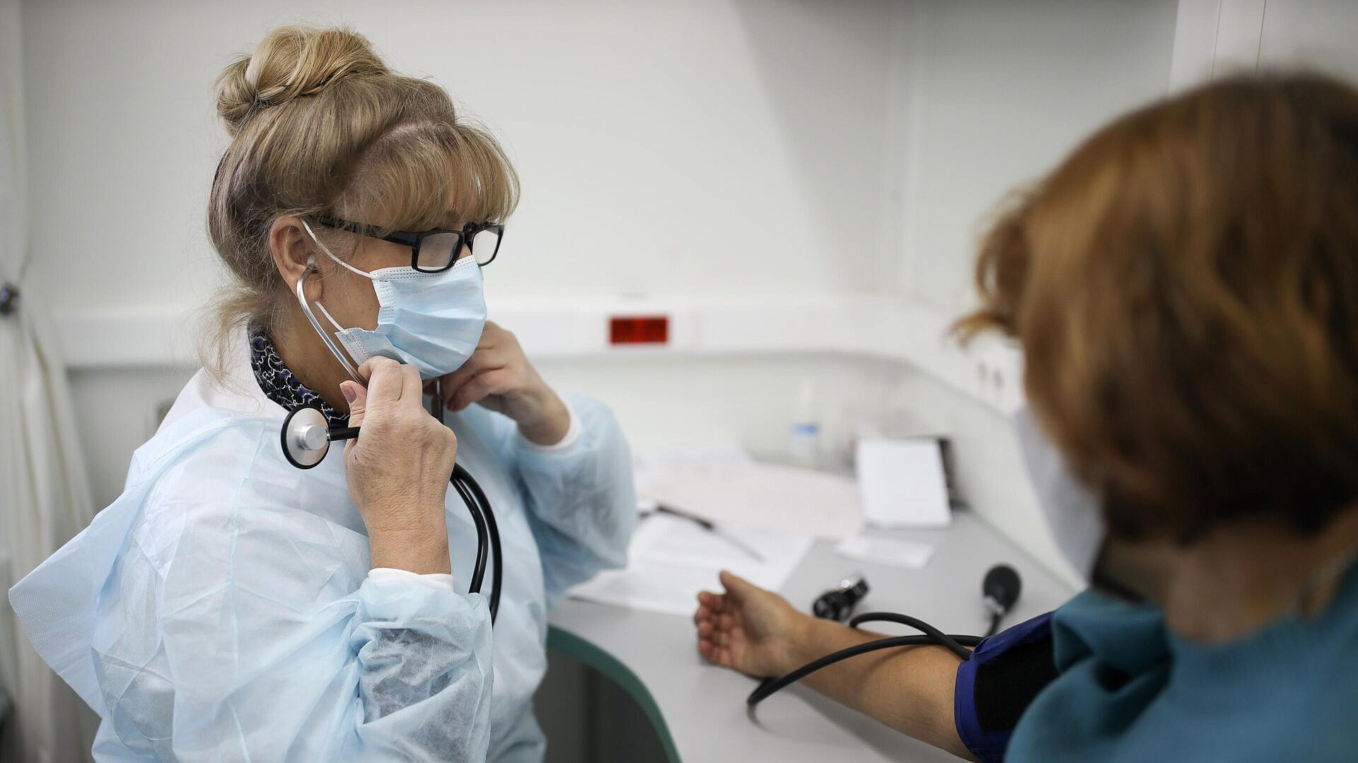 В ЕАО приняли закон, запрещающий склонять женщин к аборту