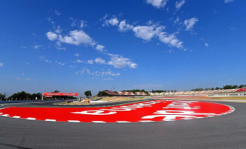 Автодром в Барселоне продлил соглашение о проведении гонок "Формулы-1"