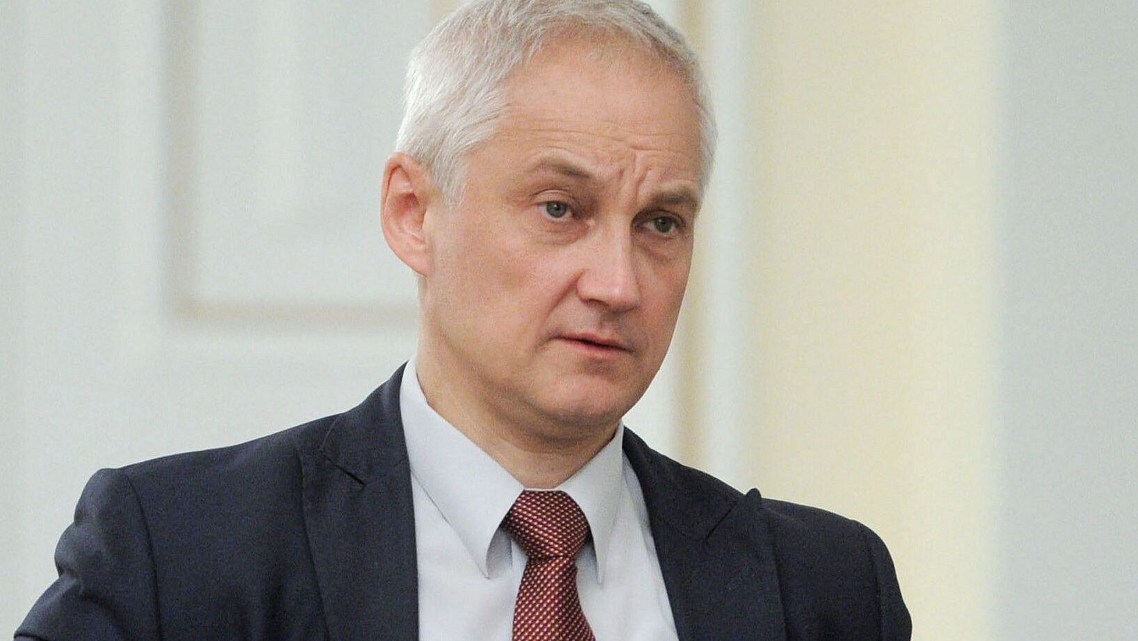 Белоусов вручил ордена соединениям группировки "Восток"