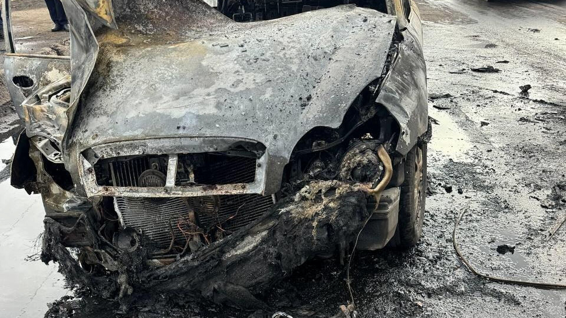 В Горловке дрон ВСУ атаковал гражданский автомобиль на мосту