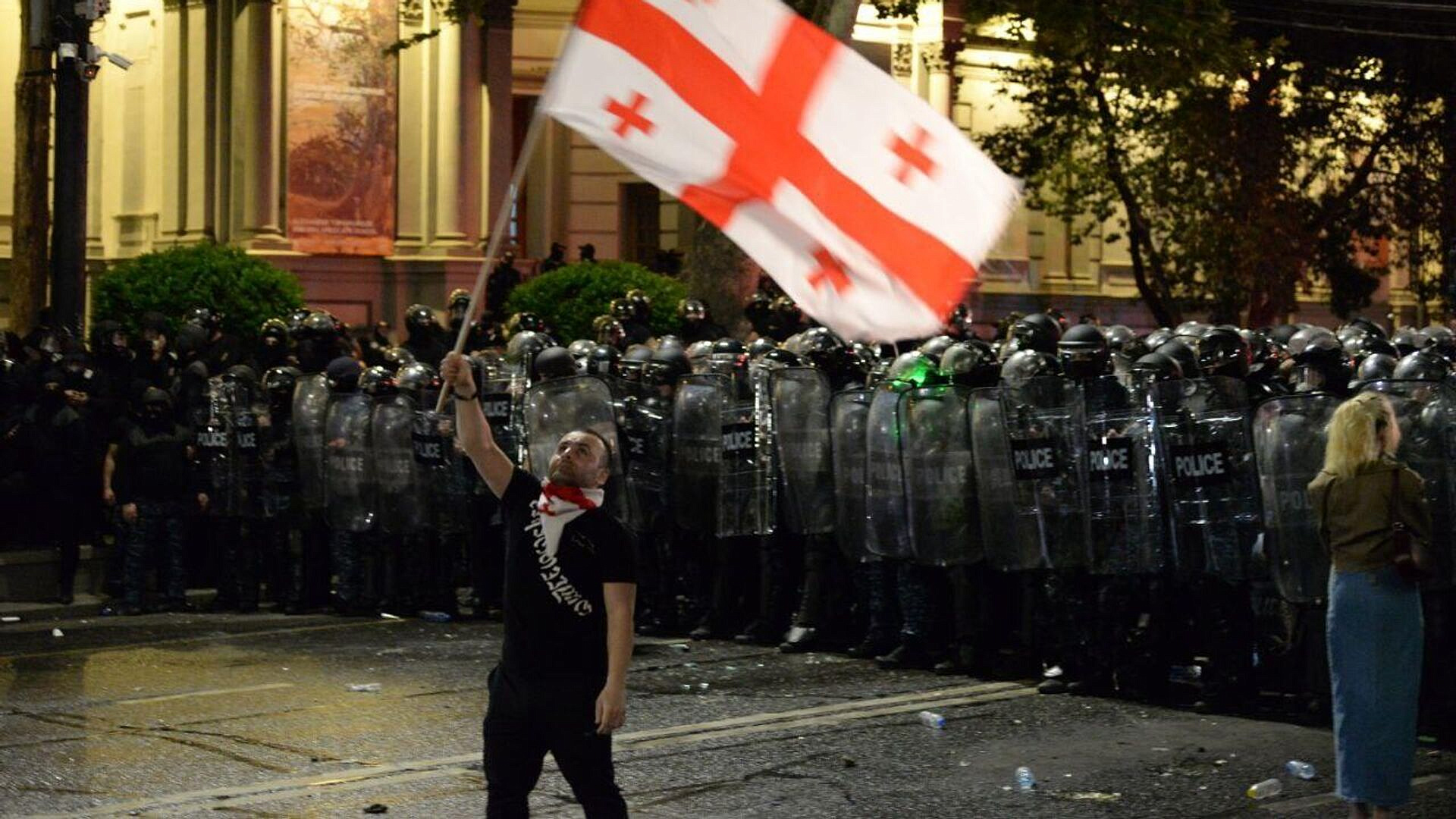 В Тбилиси начался очередной митинг против закона об иноагентах