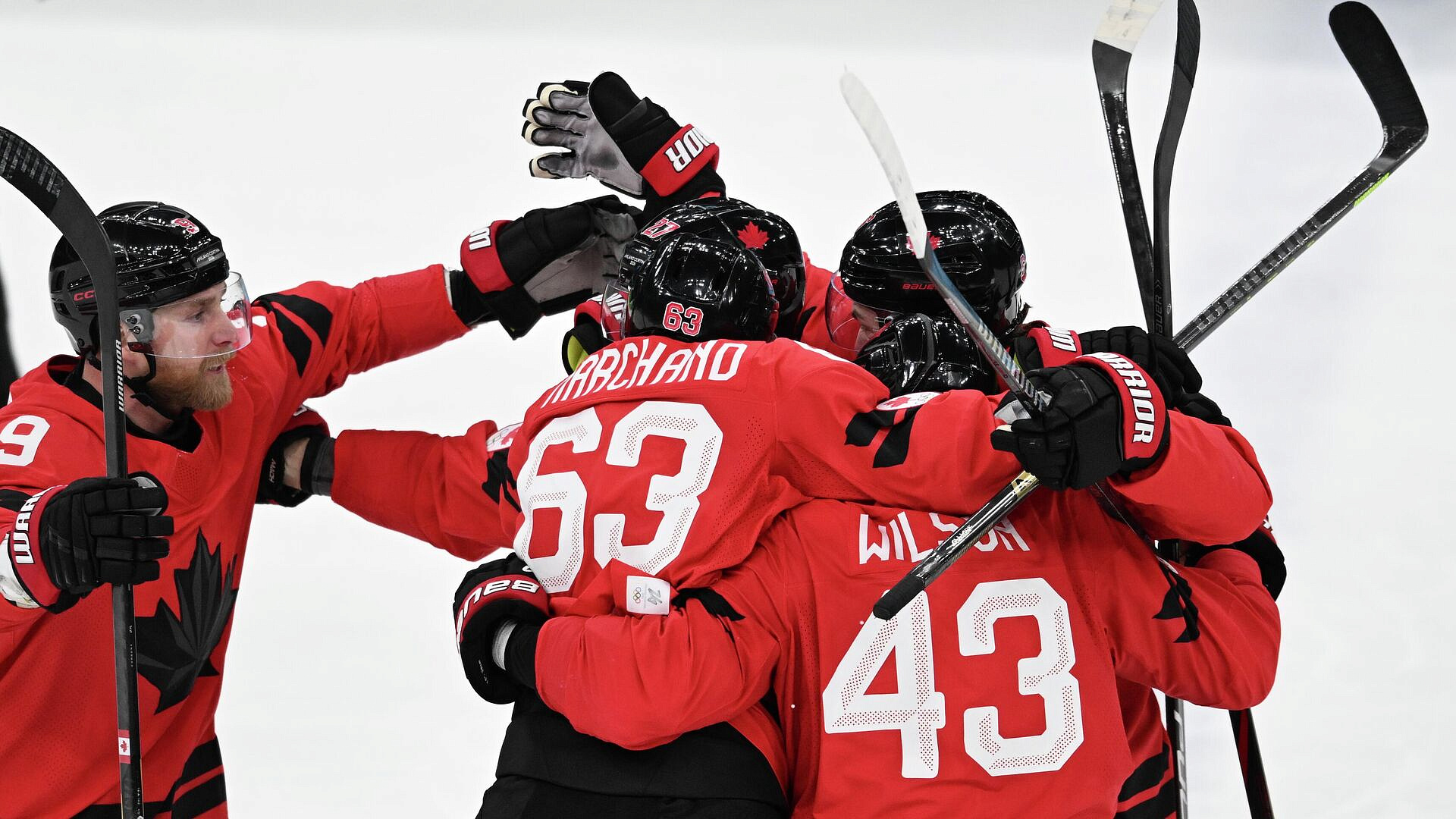 Канадские хоккеисты впервые с 2014 года вышли в финал Олимпиады