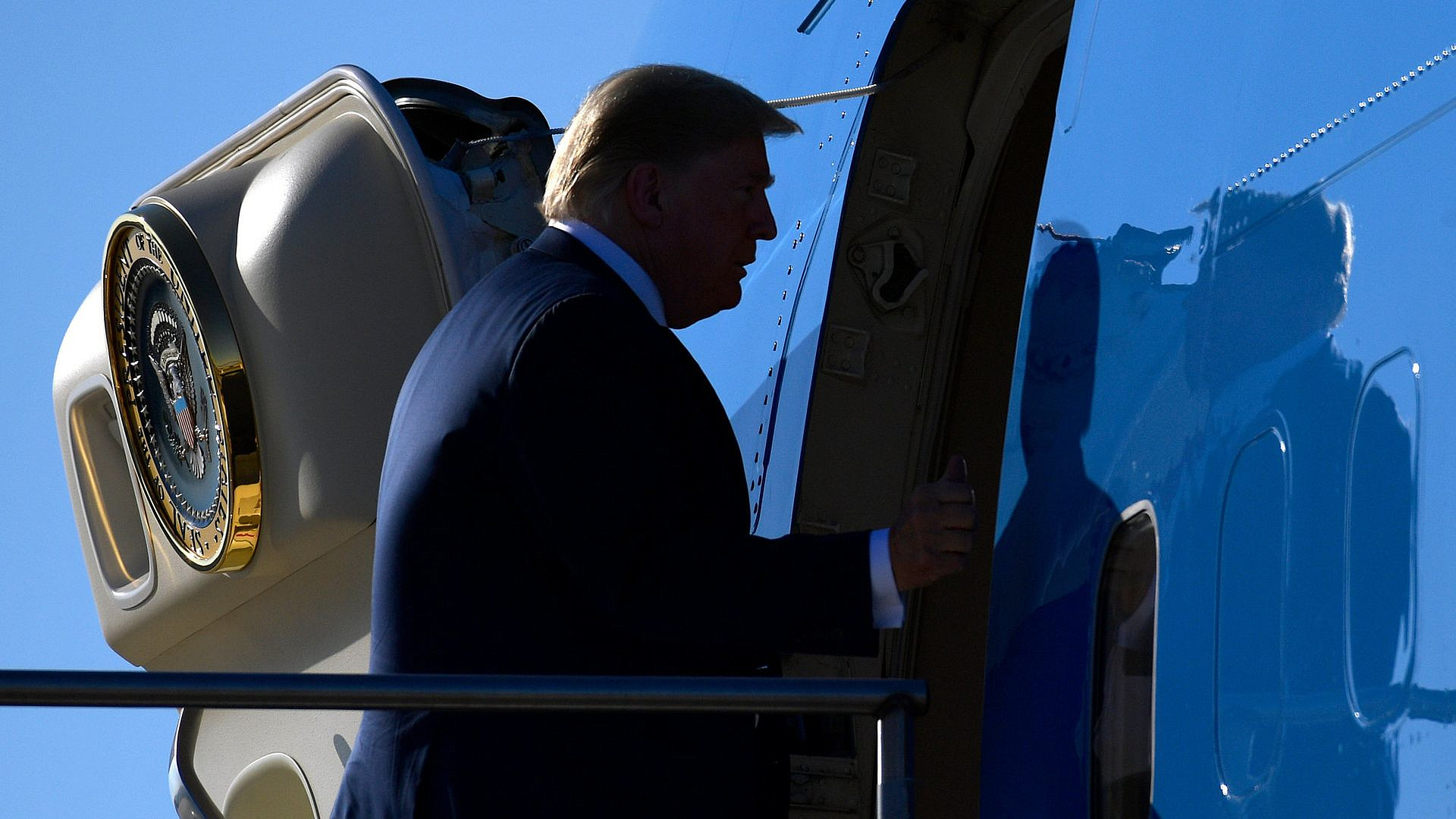 СМИ: Трамп впервые воспользуется новым самолетом, полученным от Катара