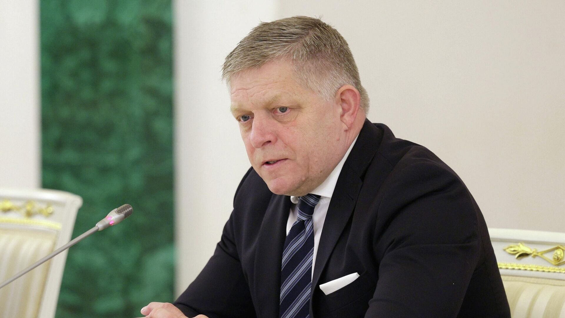 Большинство словаков одобрили поездку Фицо в Москву на День Победы