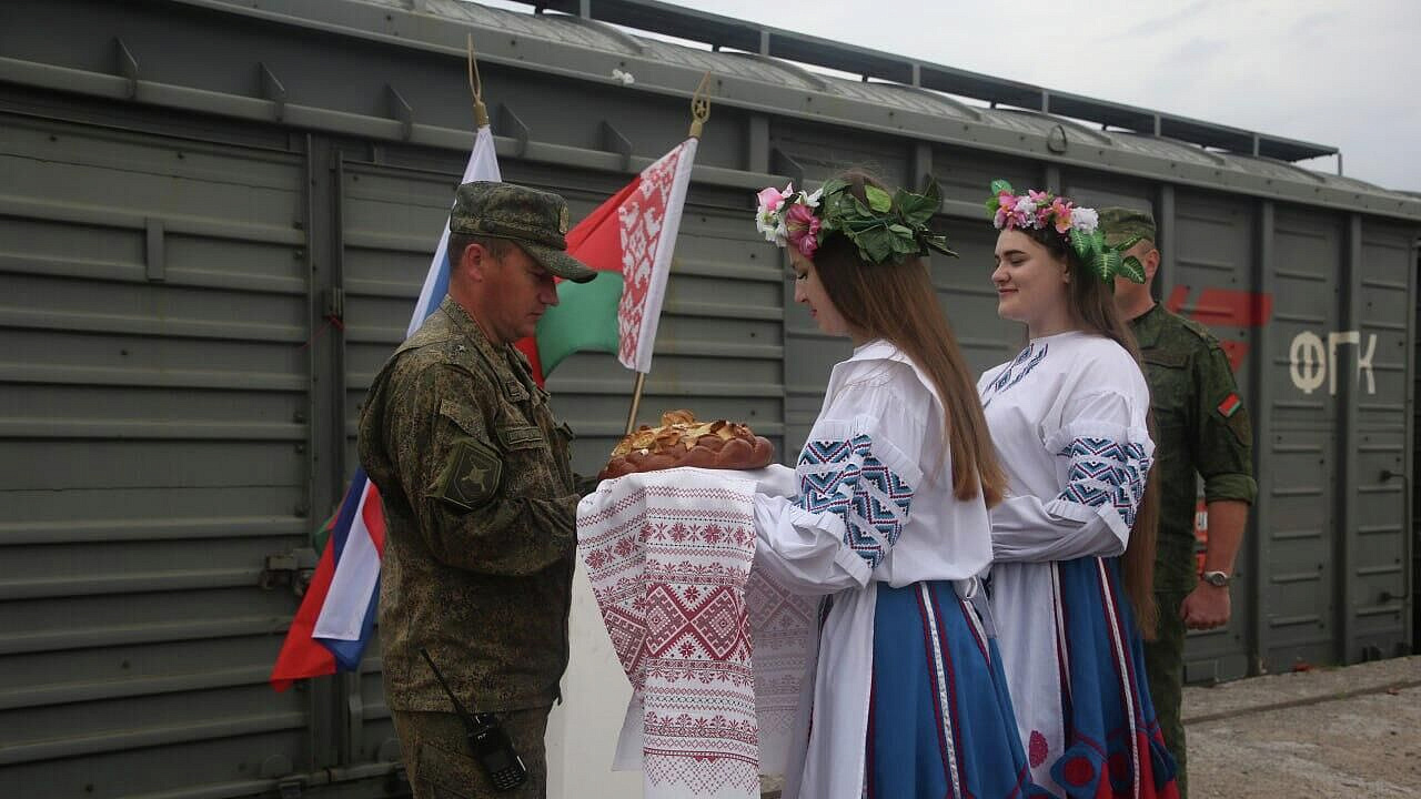 Российские военные прибыли в Белоруссию на учения "Запад-2025"