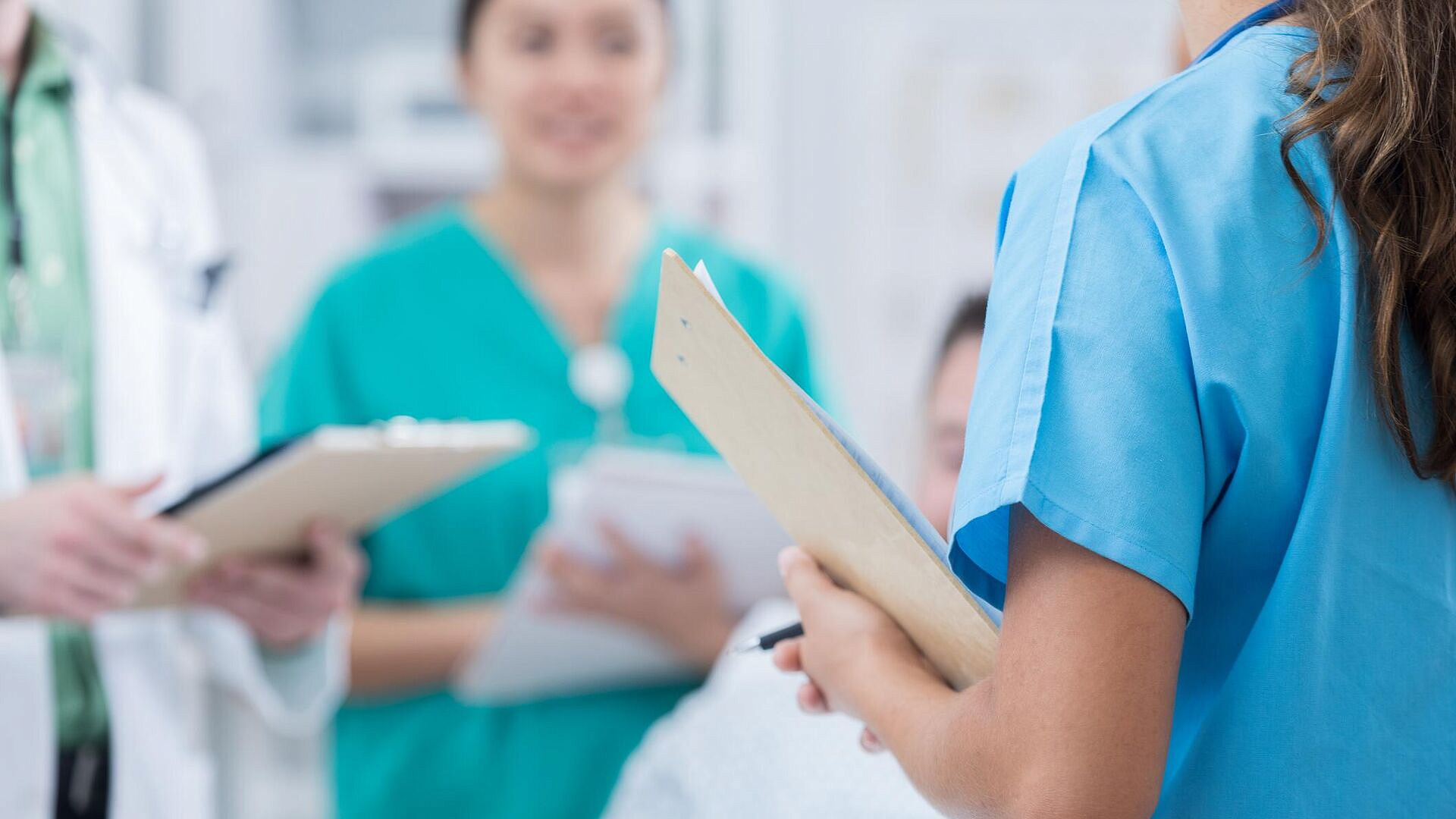 По программе "Земский доктор/фельдшер" получили выплаты 5 тыс врачей Кубани