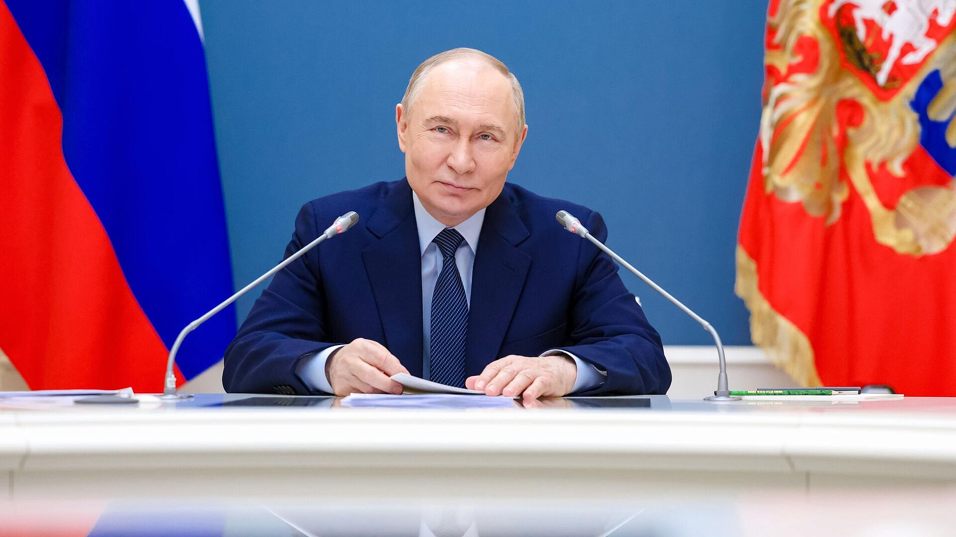 Путин пообещал многодетным семьям организовать поездку в Москву