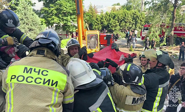 Психологи МЧС оказывают помощь семьям пострадавших в Старобельске