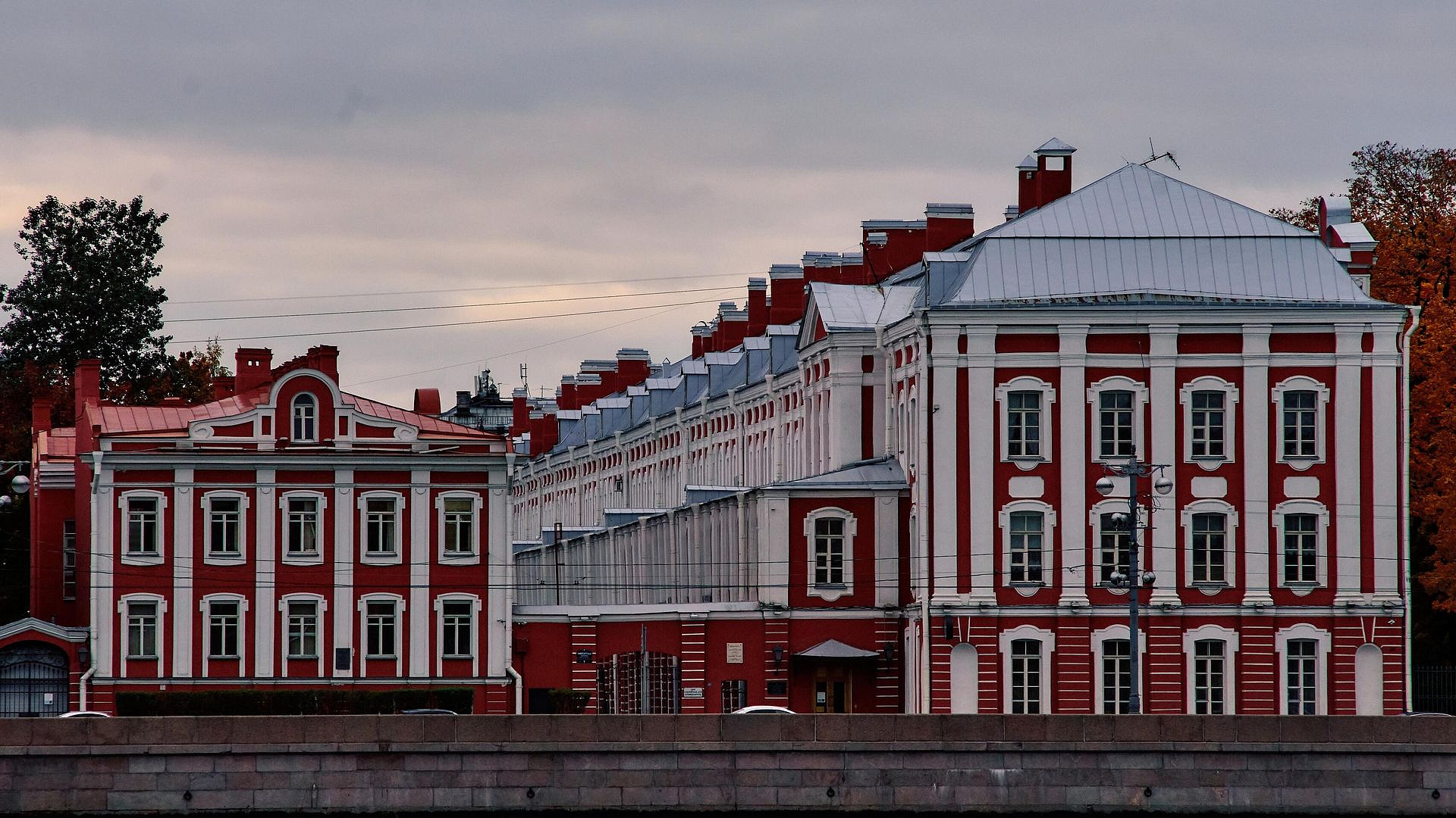 В Петербурге зафиксировали рекордное число заявлений от абитуриентов в вузы