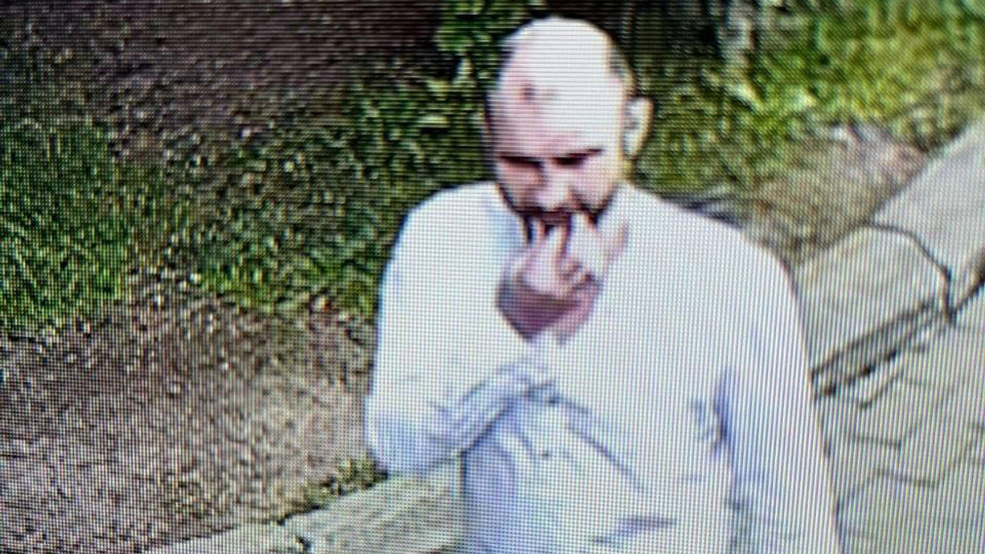 Посетитель Московского зоопарка пытался отравить рысей и леопарда