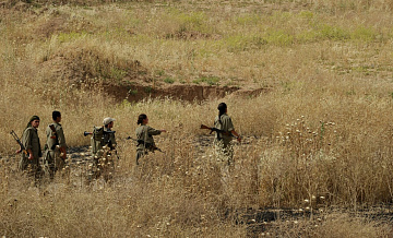 Cирия усиливает окружение курдов в провинции Ракка, сообщают СМИ