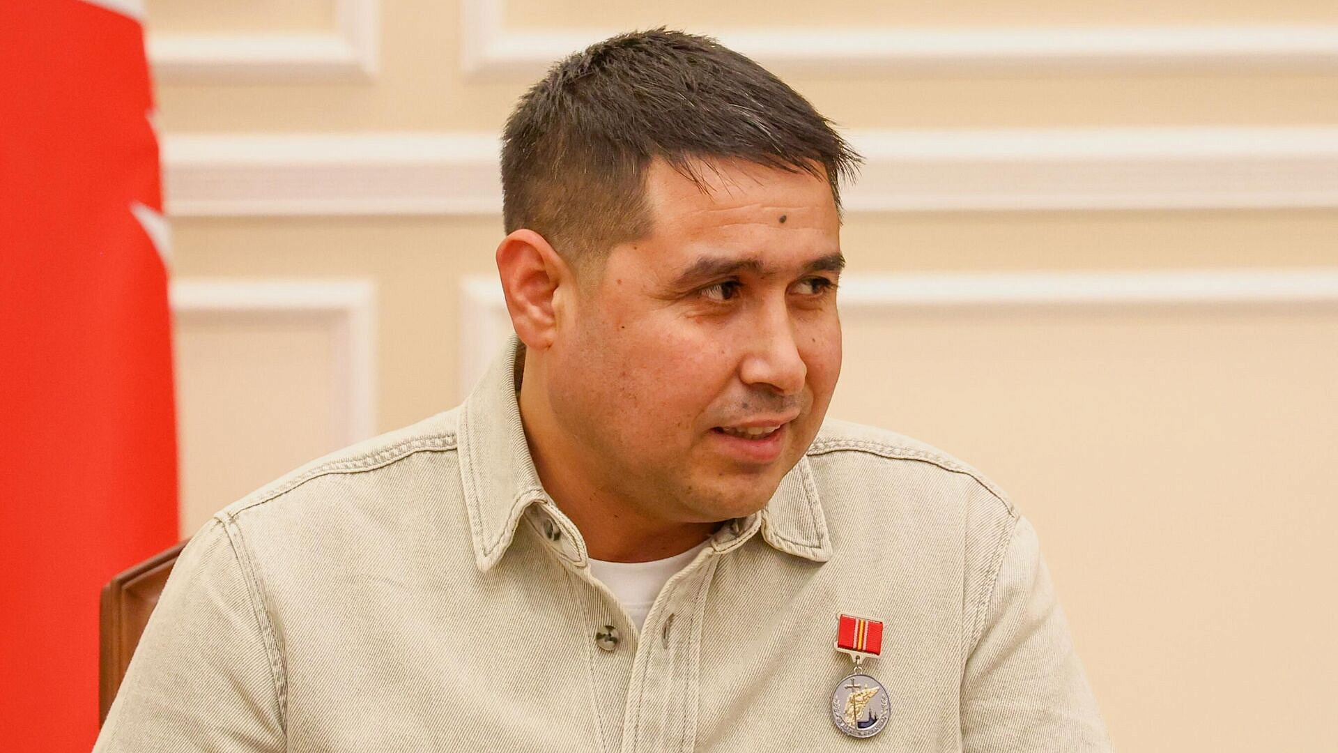 В Узбекистане спасшего ребенка в Петербурге дворника назвали примером