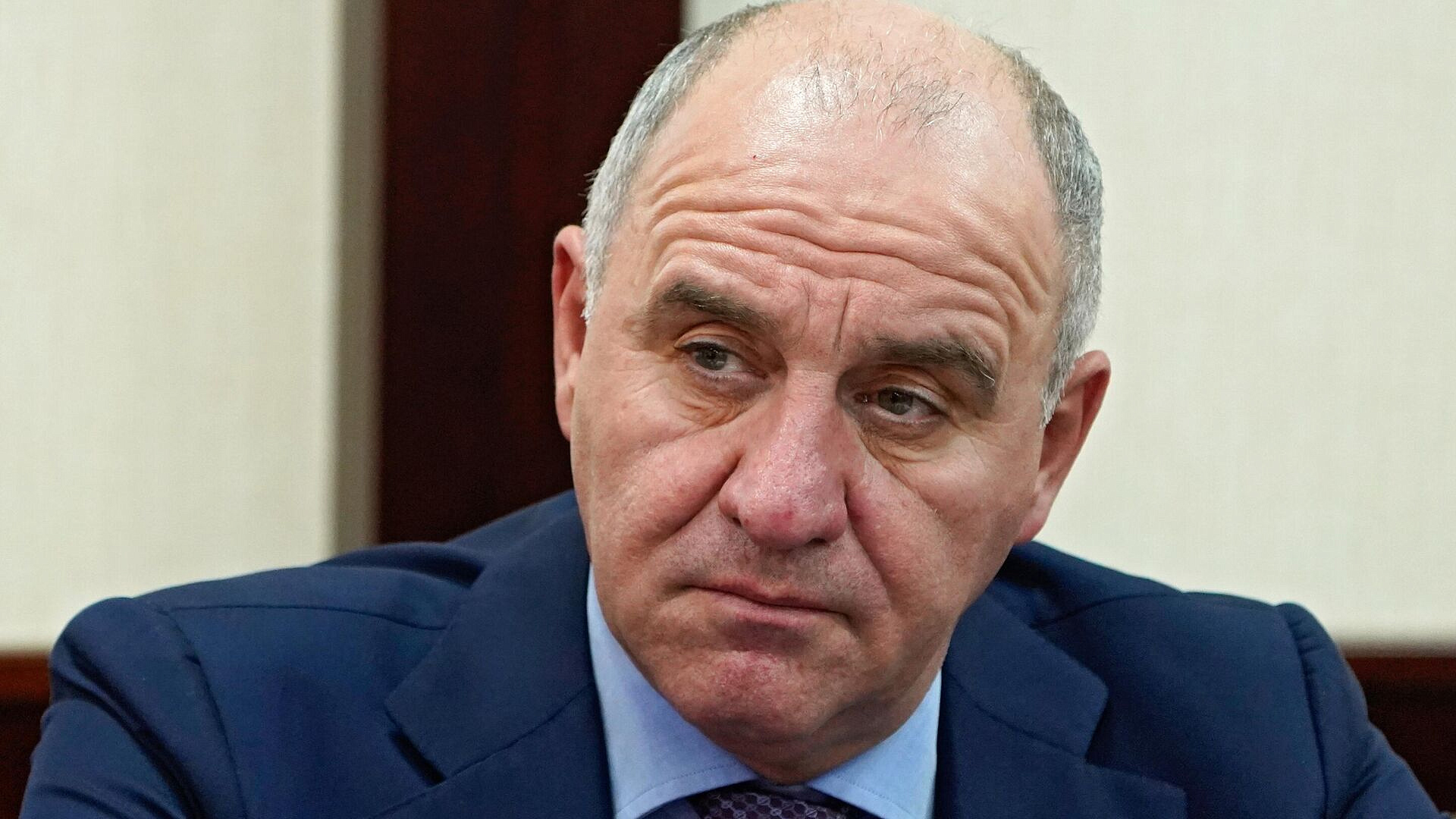 Делегация КЧР во главе с Темрезовым принимает участие в форуме в Казани