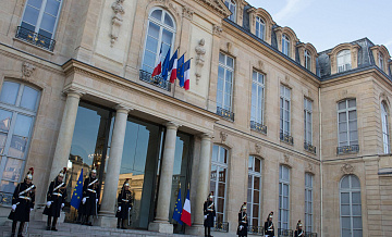 В Елисейском дворце опровергли сообщения о визите Эпштейна в 2019 году