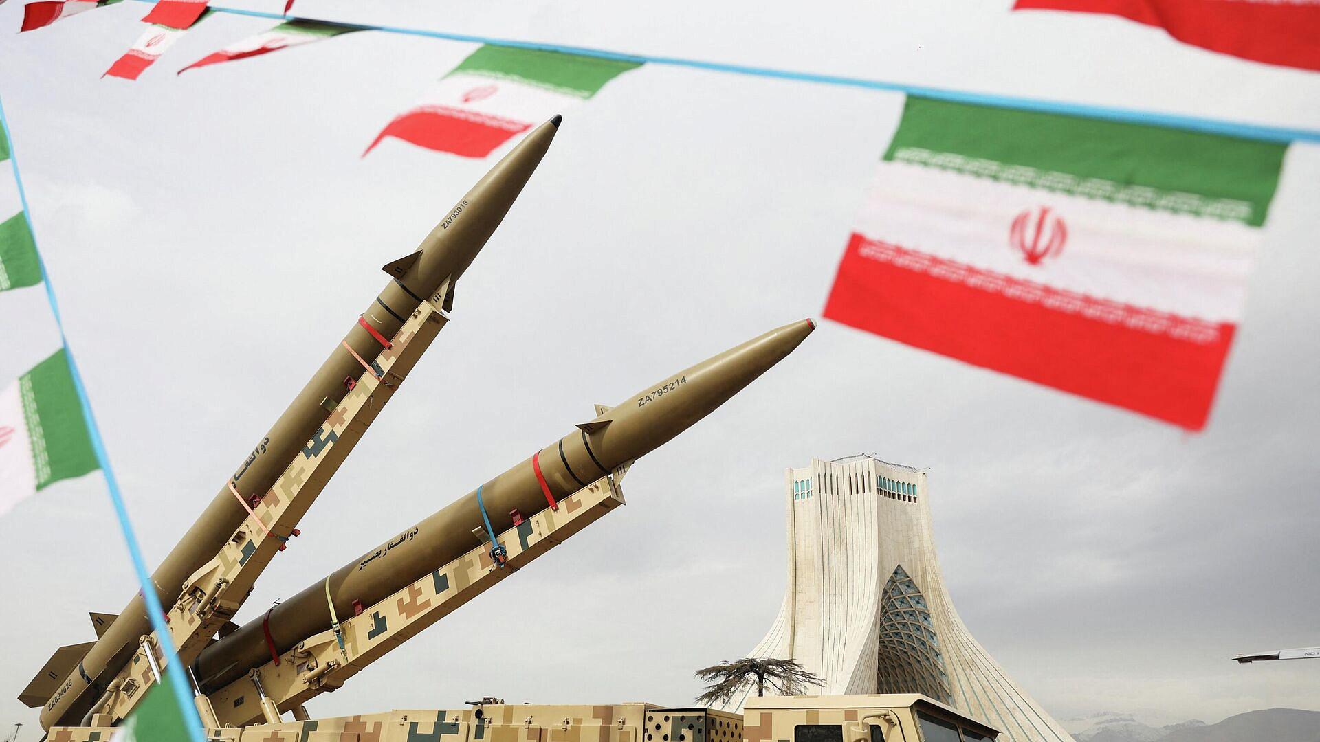 СМИ: Иран запустил сверхтяжелую ракету  в направлении американских баз