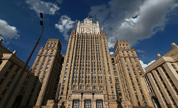 Россия не указывает партнерам, с кем они должны сотрудничать, заявил МИД