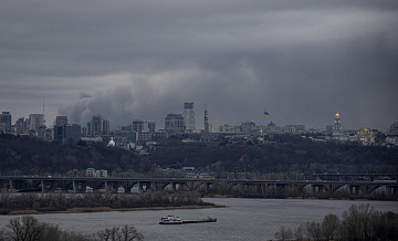 Украина уже давно банкрот, заявил экс-премьер