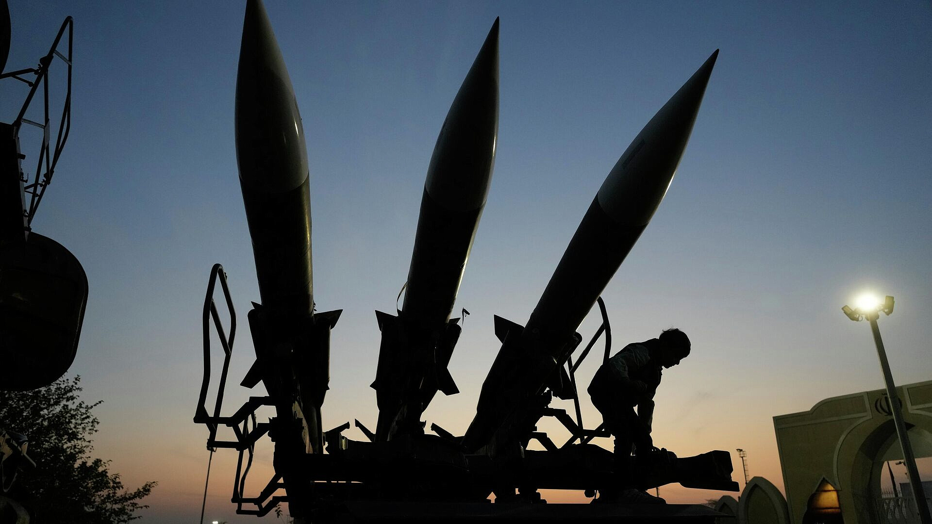 КСИР заявил, что атаковал 25 локаций в Израиле