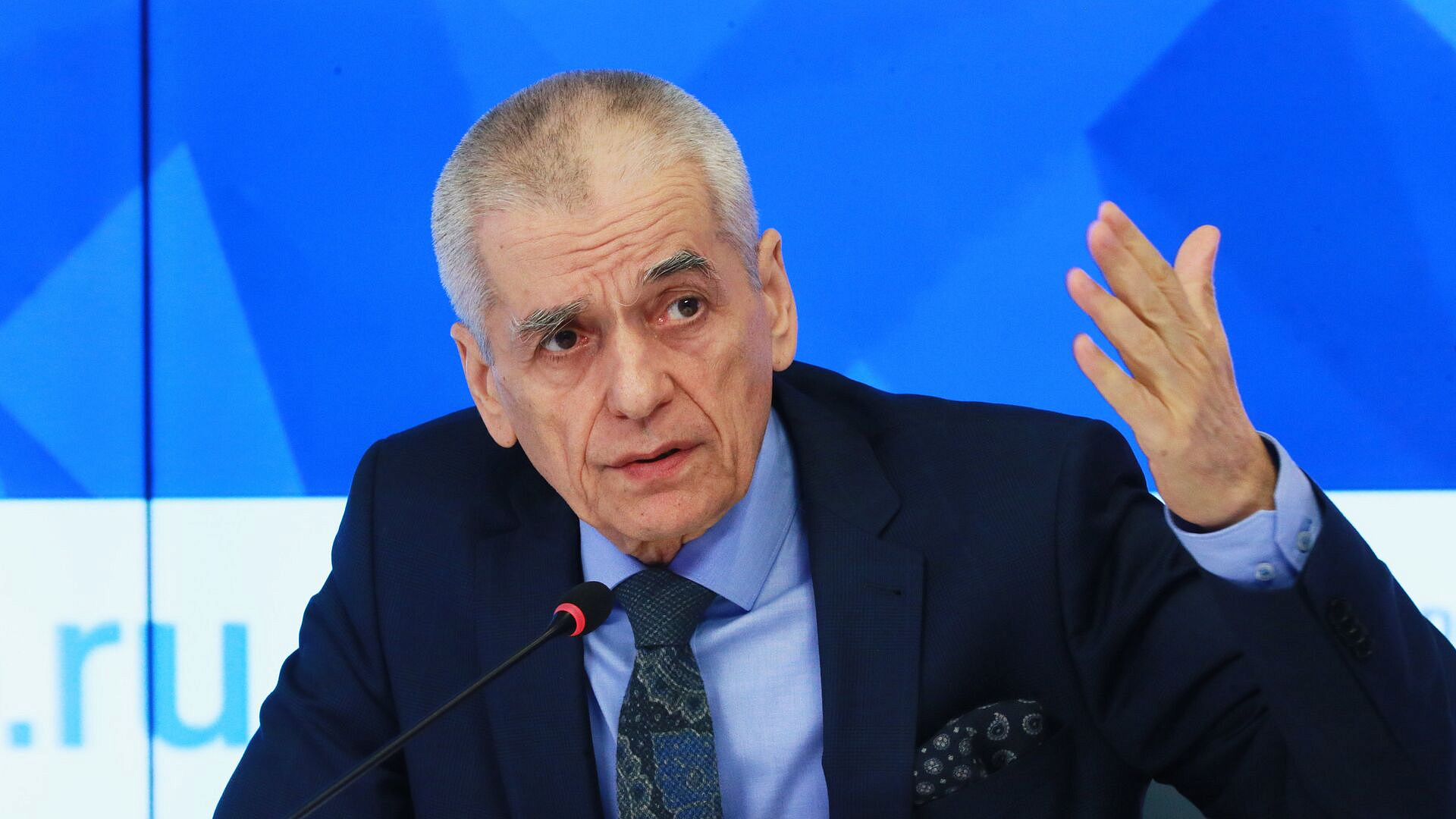 Онищенко рассказал, как россияне заразились оспой обезьян в Подмосковье