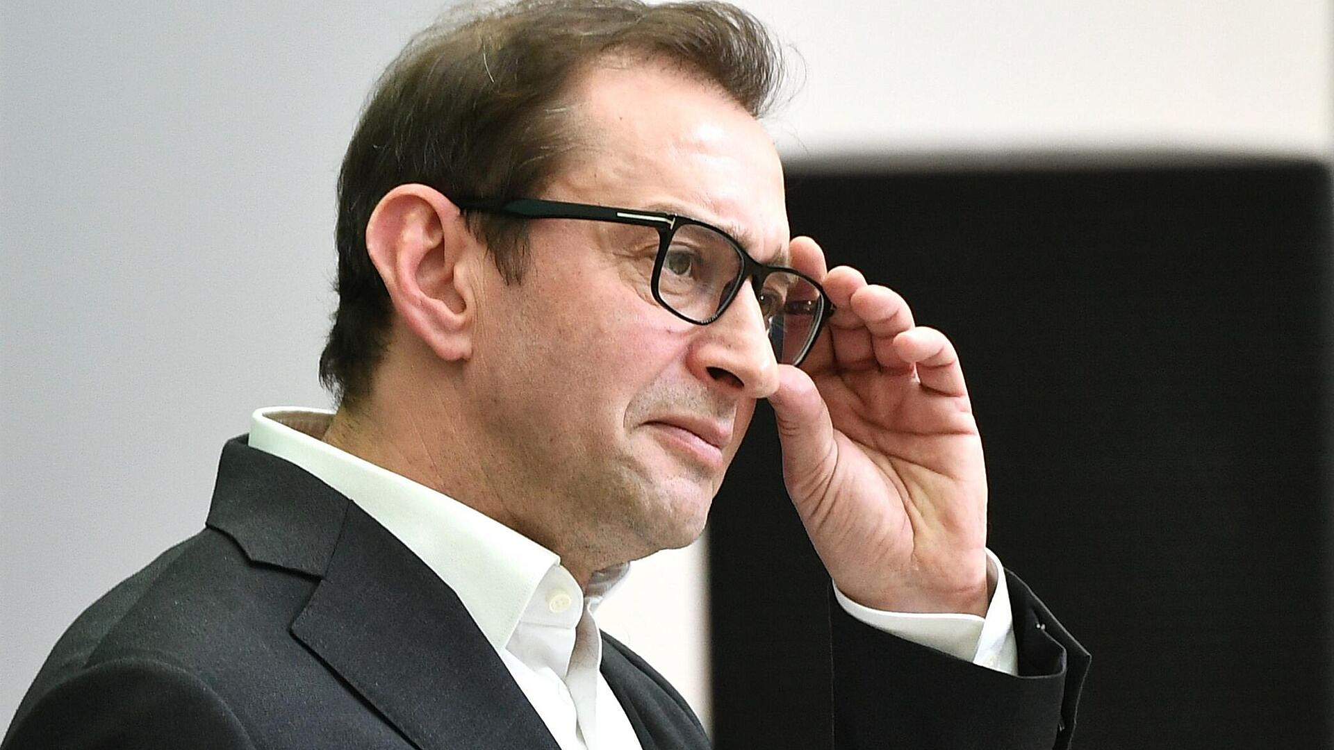 Суд в Москве обязал Хабенского погасить долги по ЖКХ