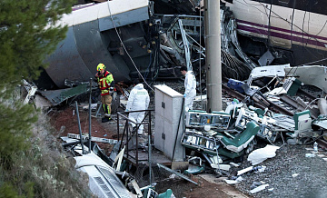 Число жертв железнодорожной катастрофы в Испании выросло до 43 человек