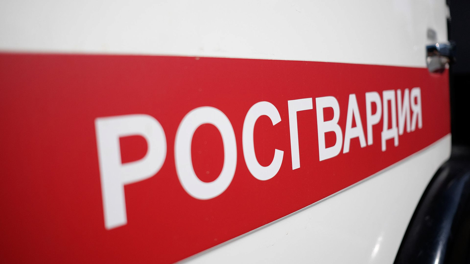 В Краснодаре задержали мужчину, повредившего 15 телевизоров в гипермаркете