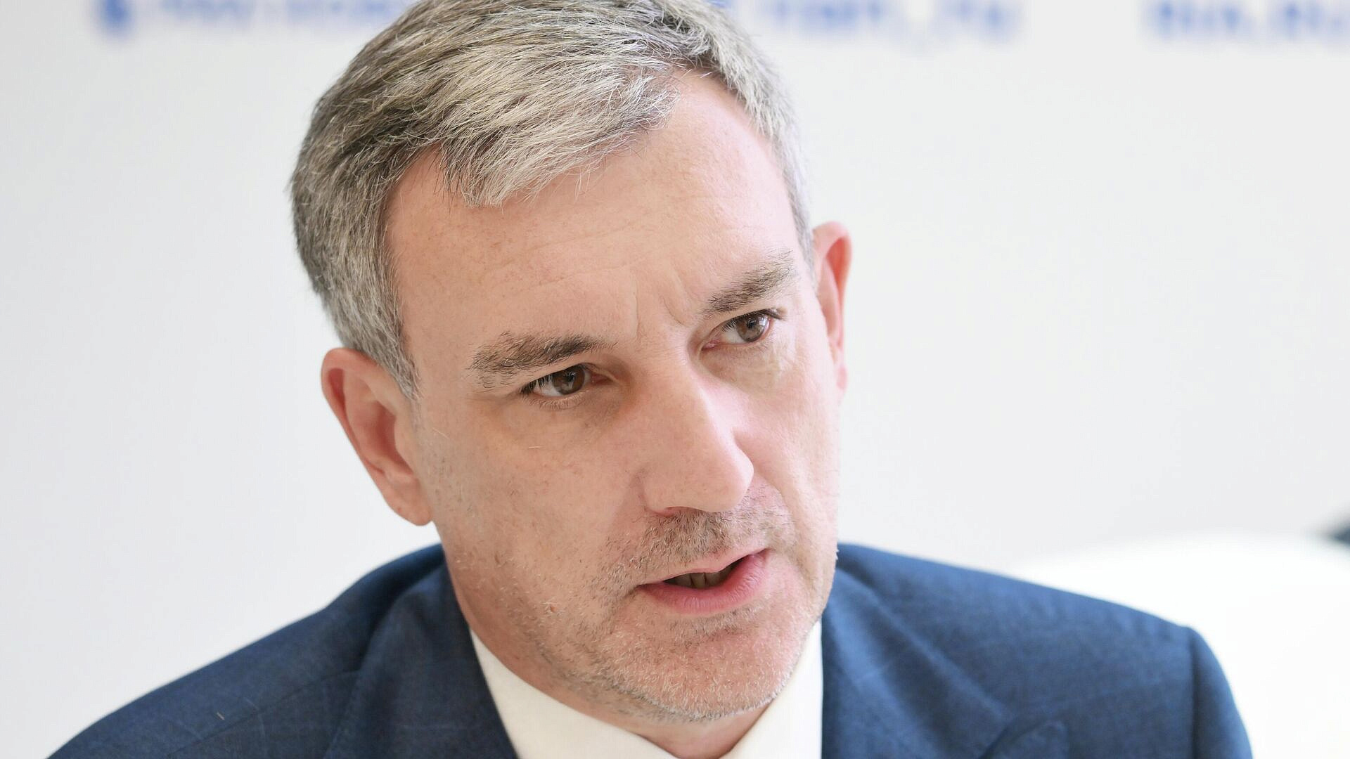 Глава Приамурья оценил восстановление объектов в Амвросиевском округе ДНР
