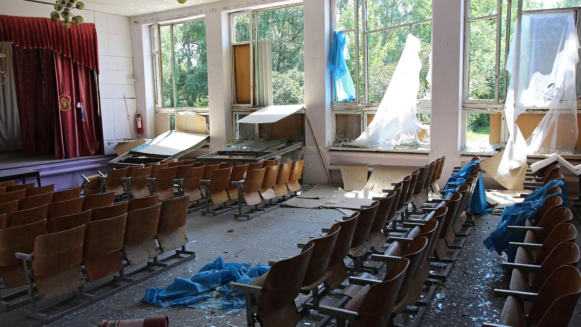 В ДНР первые 20 семей, чьи дети пострадали от ВСУ, получили выплаты