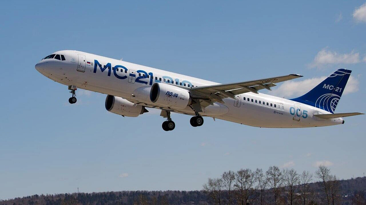 Аэропорт в Оренбурге возобновил работу после снятия ограничений