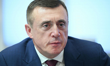 Лимаренко рассказал Путину о средней зарплате в Сахалинской области