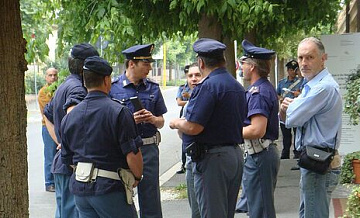 Преступник в Италии притворялся фигурой в вертепе со сценой Рождества