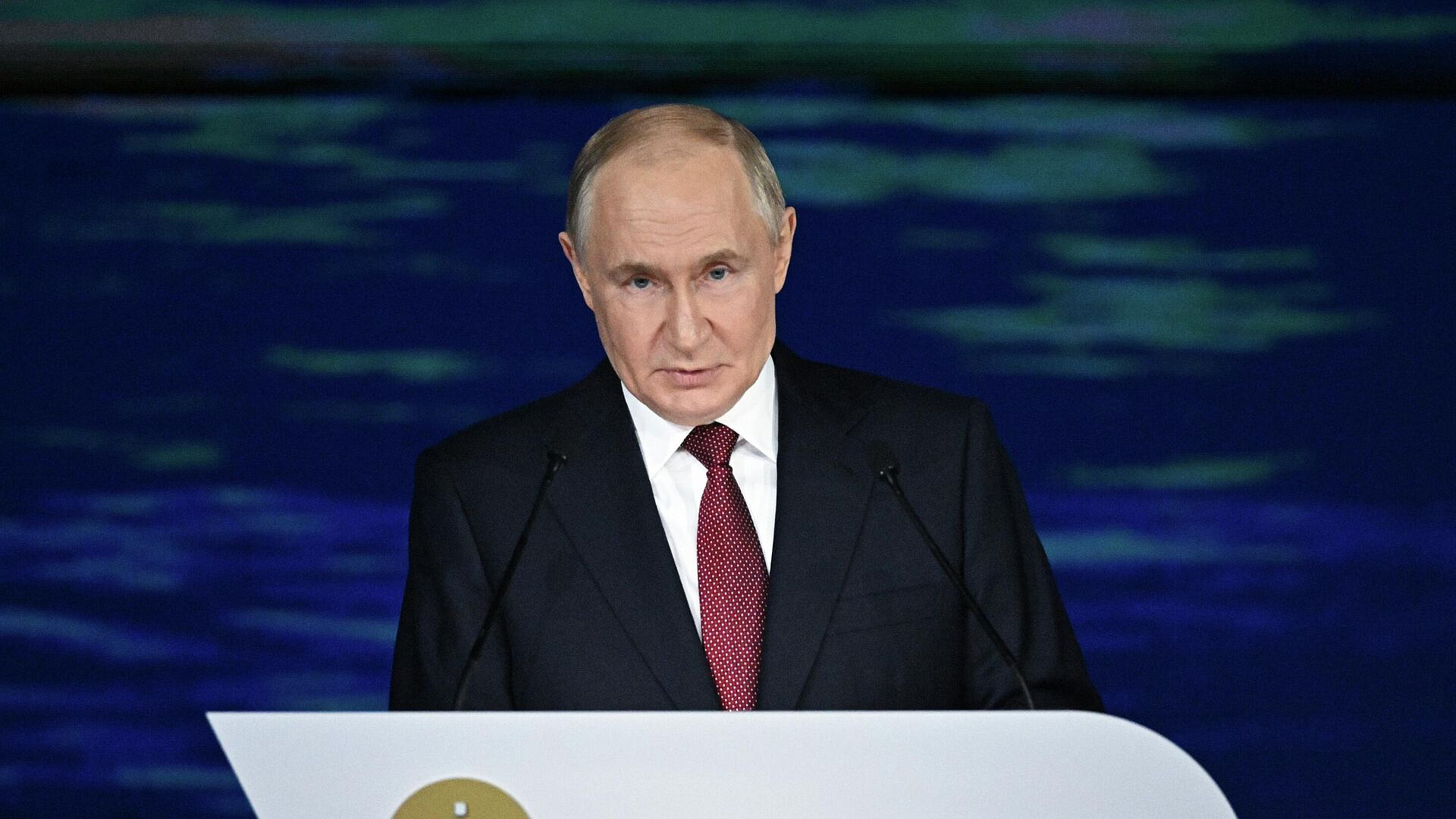 США истратили миллиарды долларов на госпереворот на Украине, заявил Путин