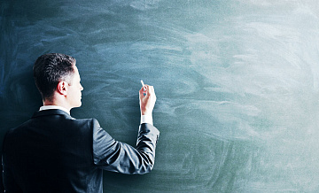 Патрушев призвал повысить зарплаты учителям математики, физики и химии