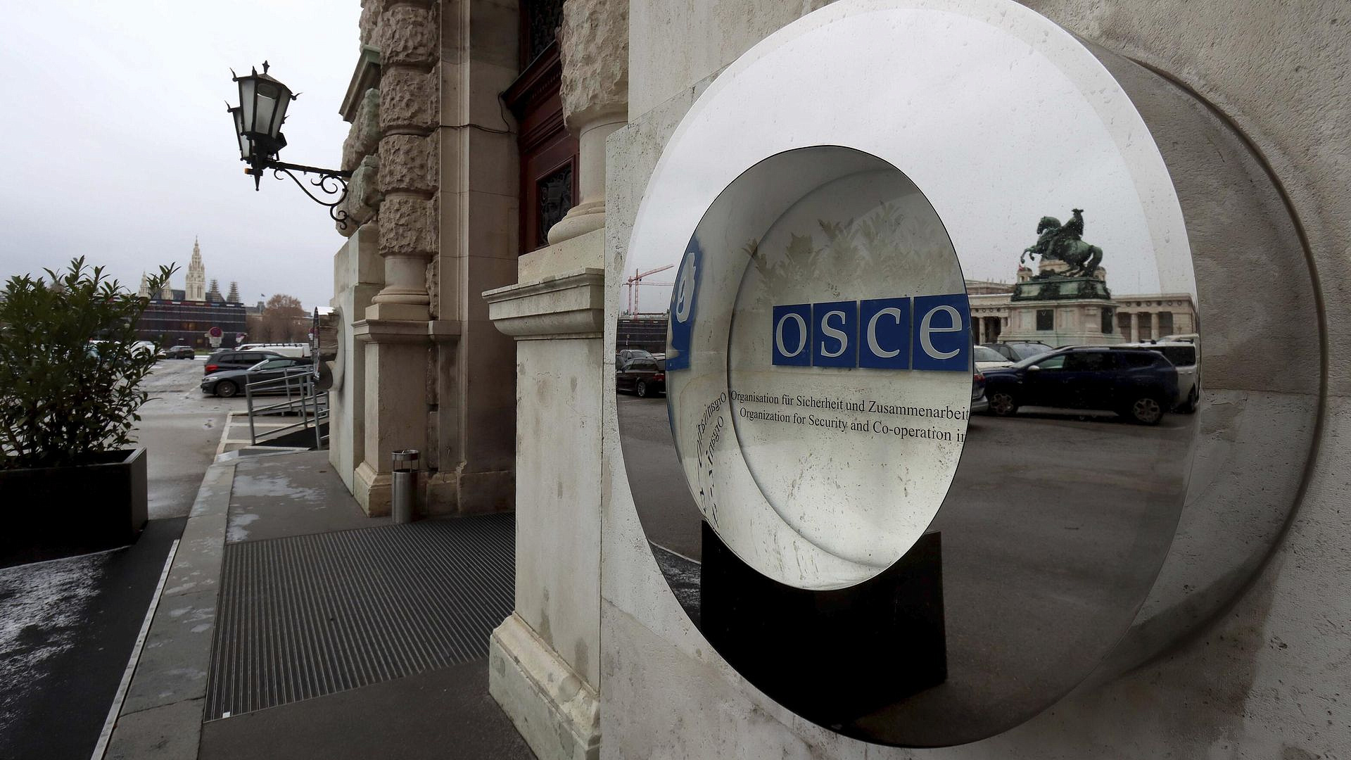 Аппарат Лантратовой не получил ответа от ОБСЕ на обращения из-за ударов ВСУ