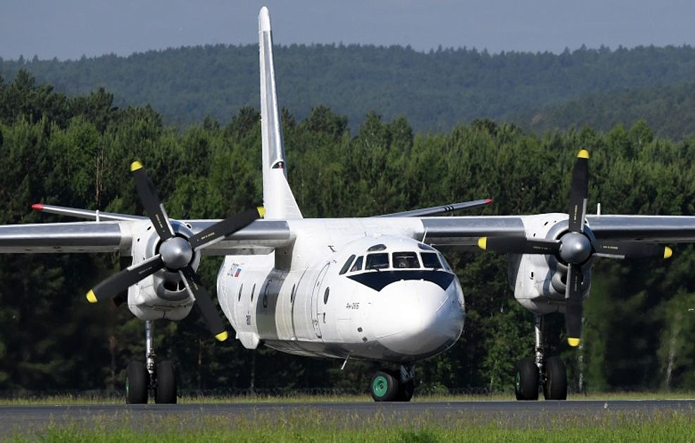 В Иркутске вынужденную посадку совершил самолёт АН-26