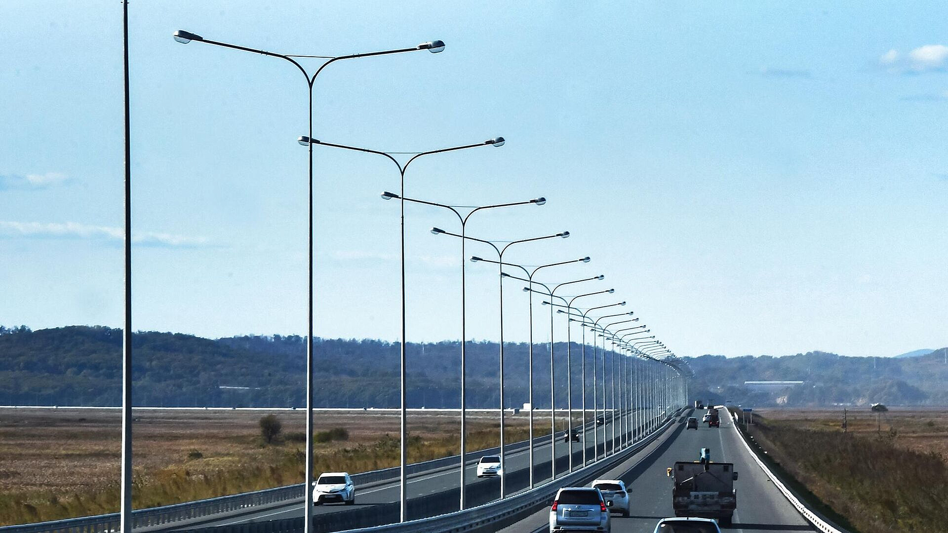 Мишустин рассказал о строительстве и модернизации автодорог