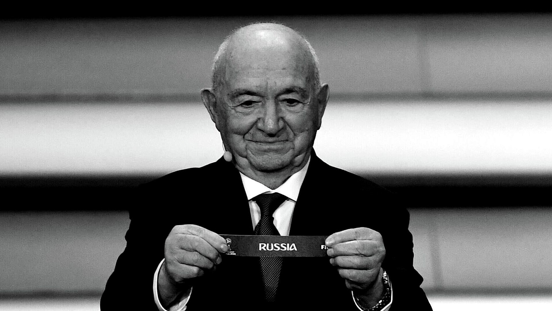 Конгресс УЕФА почтил память Симоняна