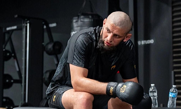 Чемпион UFC направил в Дагестан семь фур с гуманитарной помощью