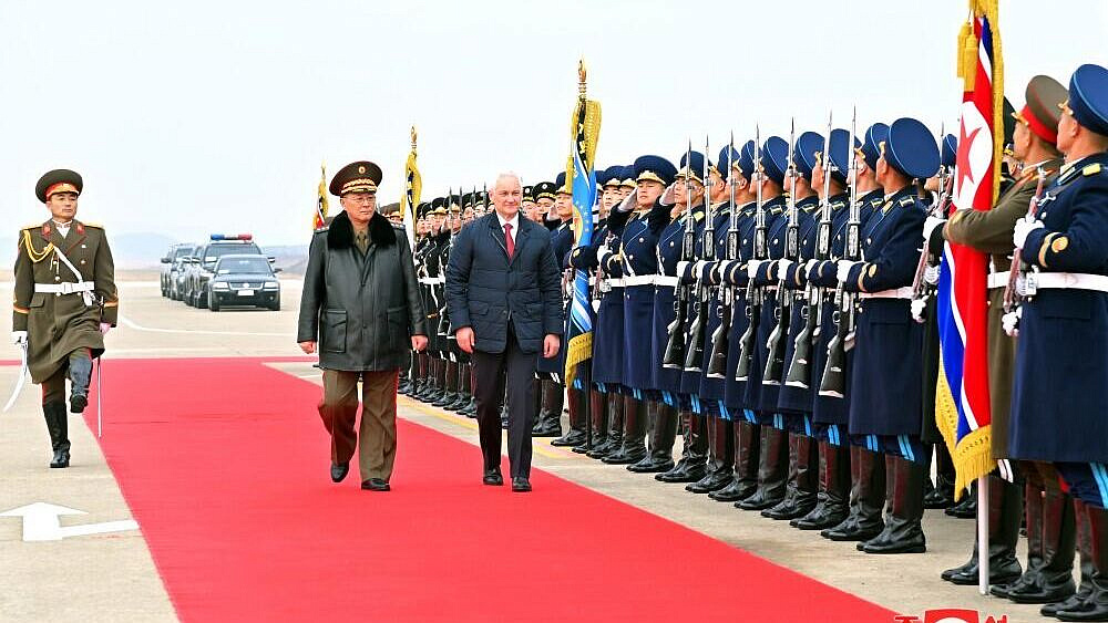 Белоусову устроили торжественные проводы после визита в КНДР