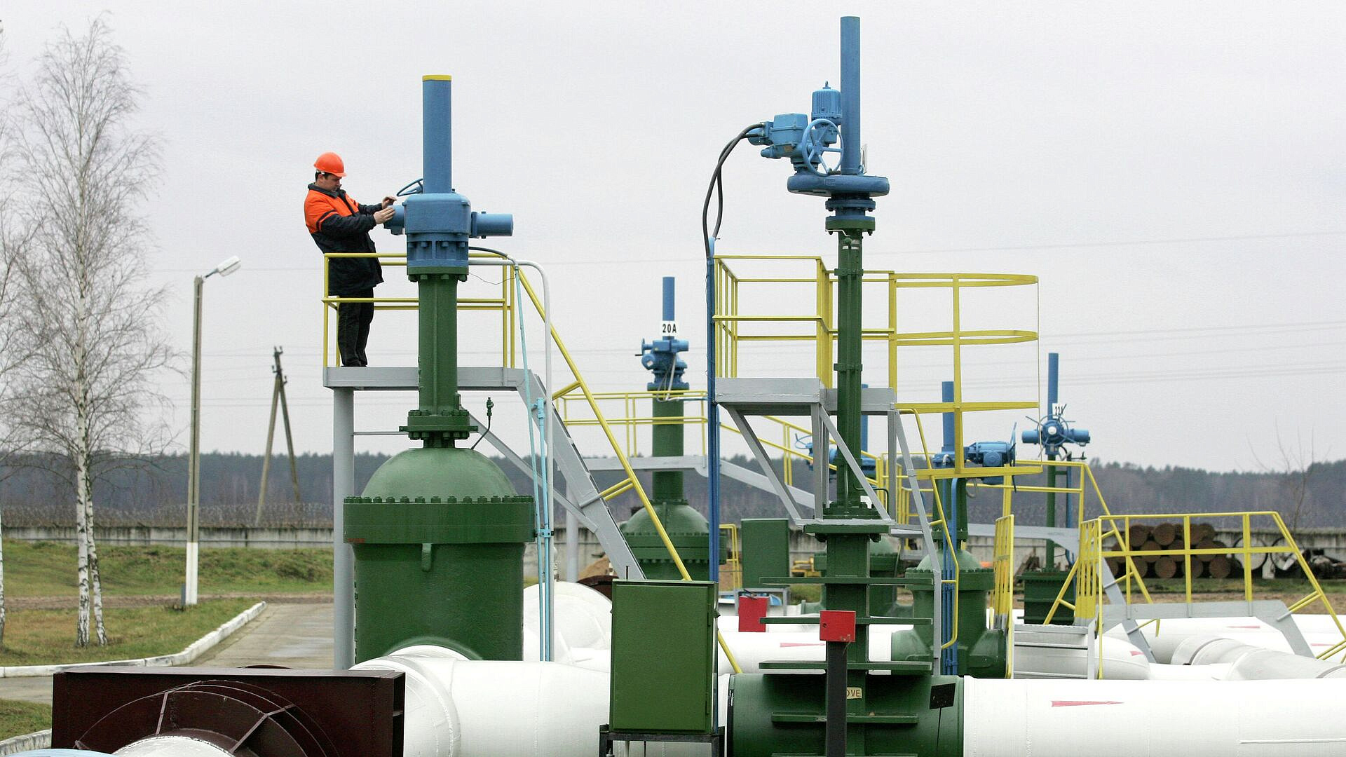 Трубопровод "Дружба" технически готов к запуску, заявил Мантуров